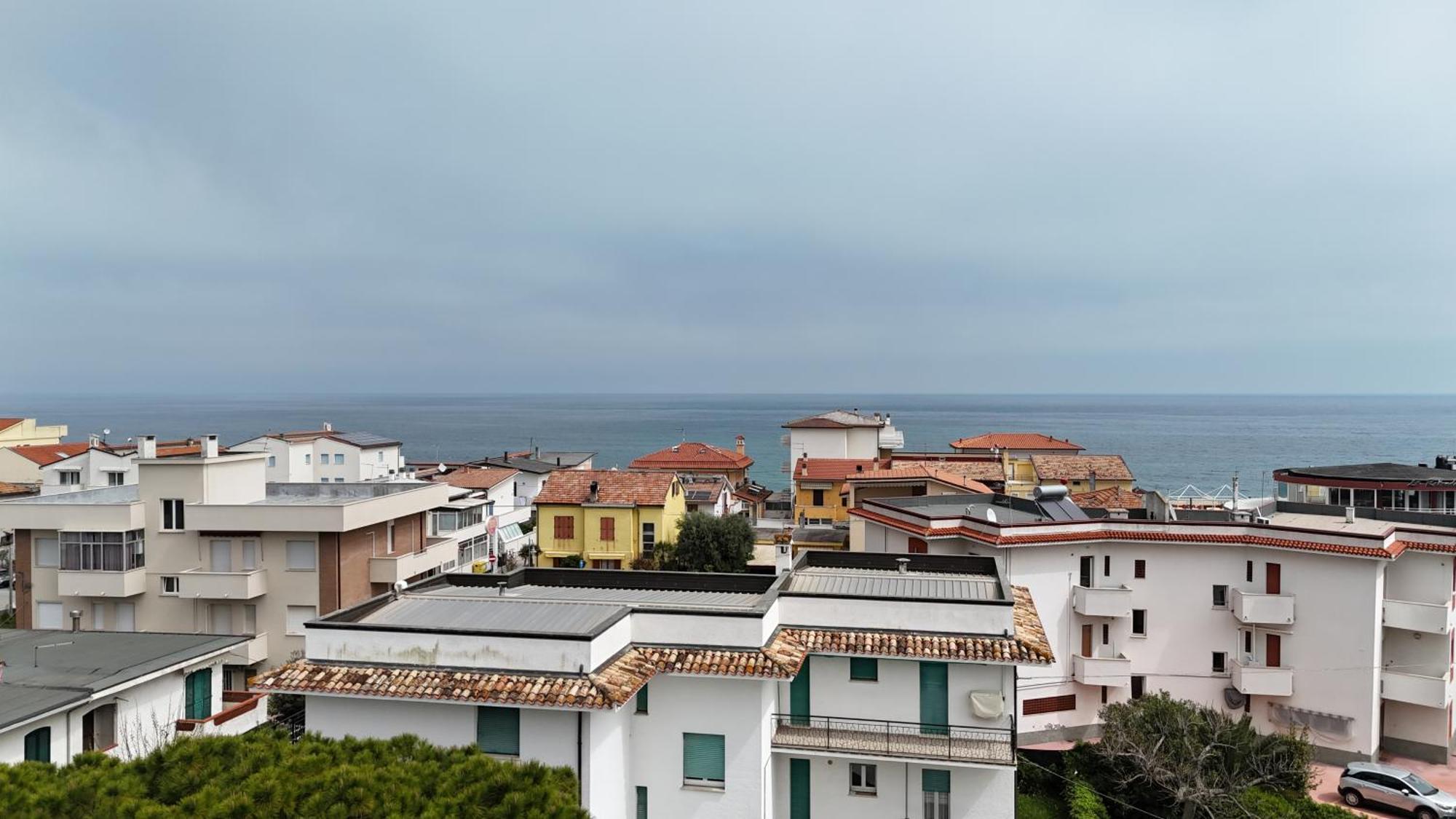 M379 - Marcelli, Trilocale Ristrutturato Con Terrazzo Vista Mare Kültér fotó