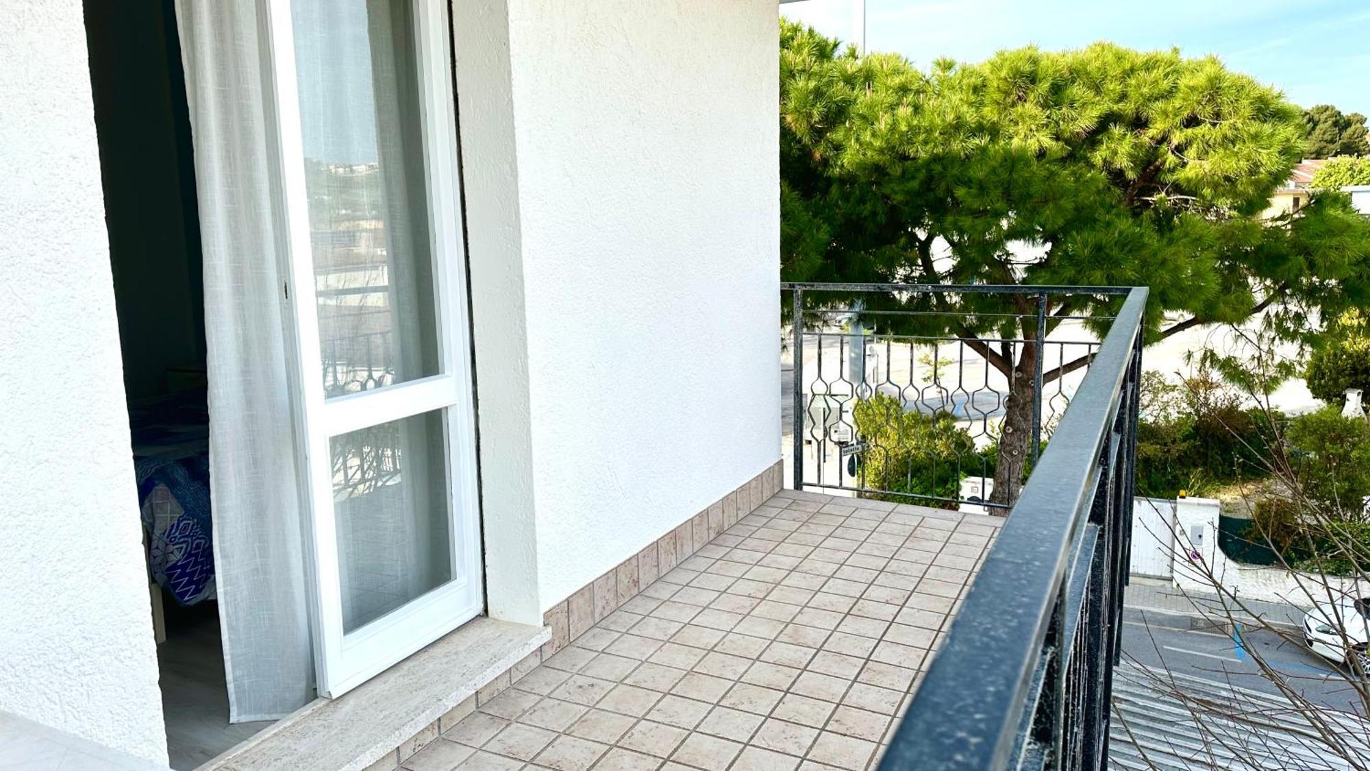 M379 - Marcelli, Trilocale Ristrutturato Con Terrazzo Vista Mare Kültér fotó