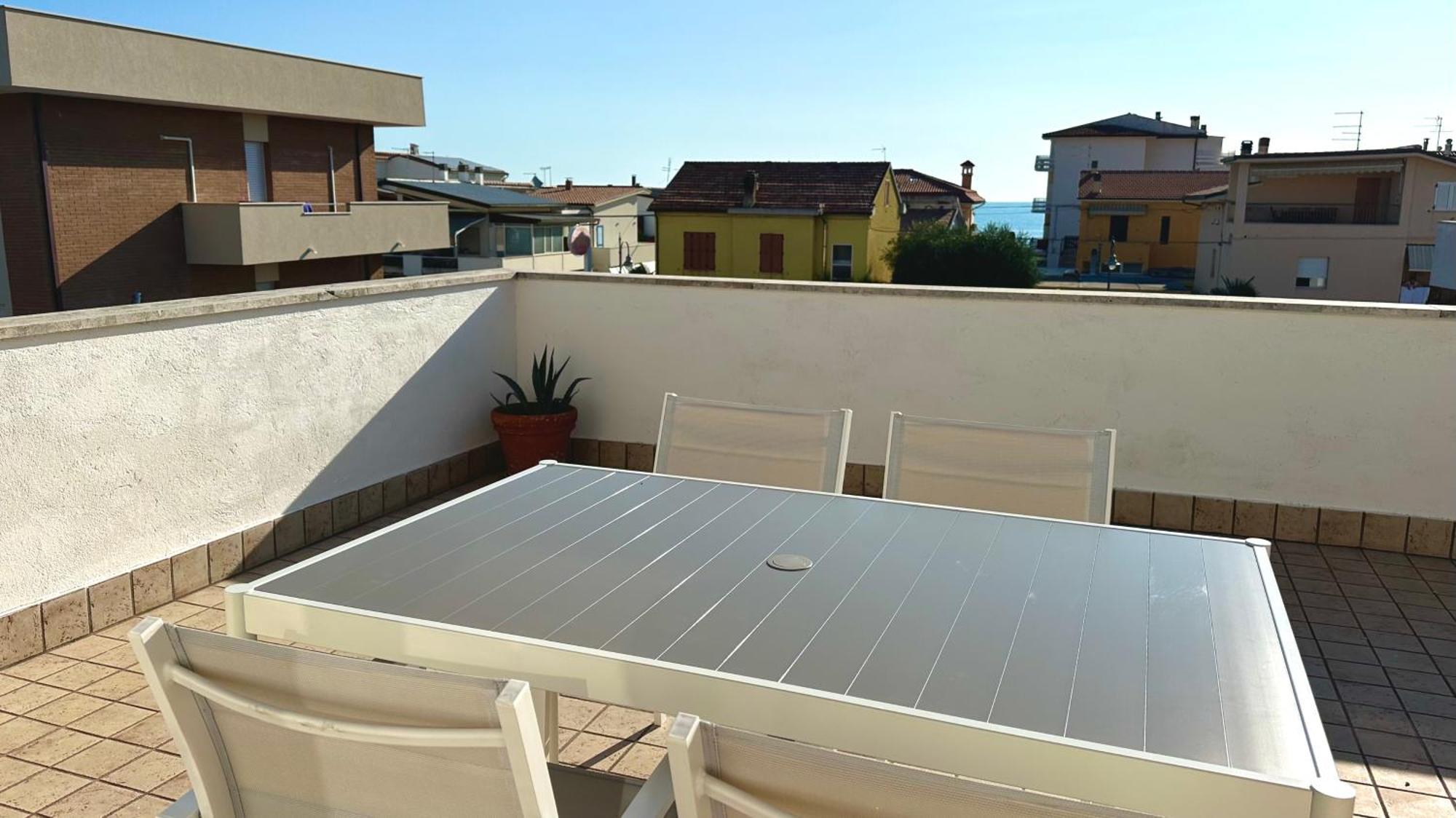 M379 - Marcelli, Trilocale Ristrutturato Con Terrazzo Vista Mare Kültér fotó